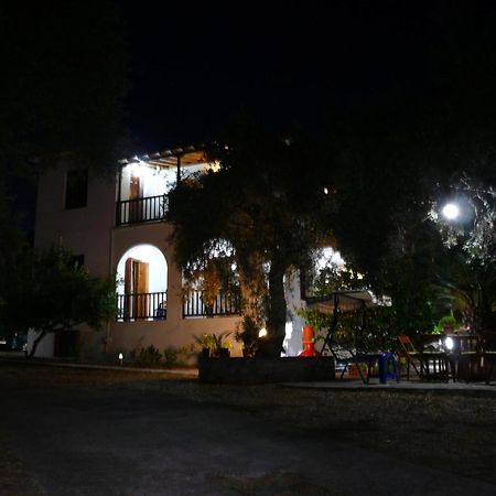 Liossis Rooms & Apartments Skopelos Eksteriør billede