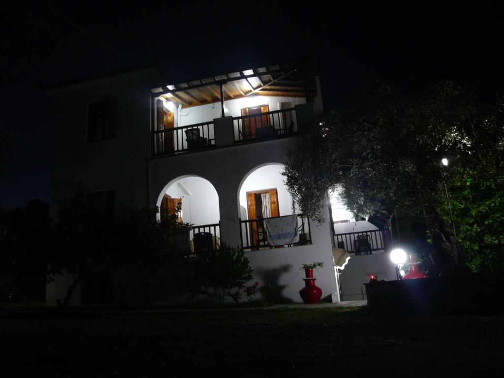 Liossis Rooms & Apartments Skopelos Eksteriør billede